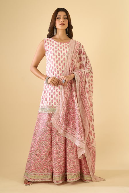 Naintara Bajaj Block Print Cotton Kurta Set 