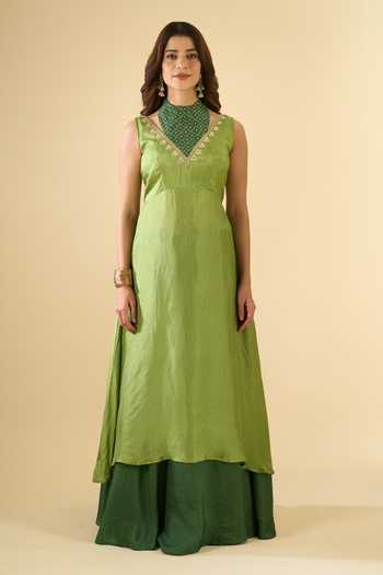 Shop Khwaab By Sanjana Lakhani Green Silk Gota Patti V-neck Mehreen Upada Kurta Set Online at Aza Fashions Shop_Khwaab By Sanjana Lakhani_Green Silk Gota Patti V-neck Mehreen Upada Kurta Set _Online_at_Aza_Fashions
