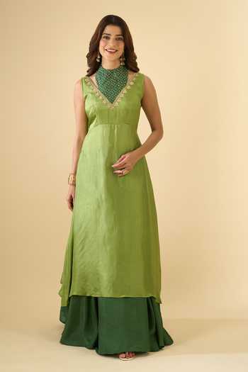 Khwaab By Sanjana Lakhani Green Silk Gota Patti V-neck Mehreen Upada Kurta Set at Aza Fashions Khwaab By Sanjana Lakhani_Green Silk Gota Patti V-neck Mehreen Upada Kurta Set _at_Aza_Fashions