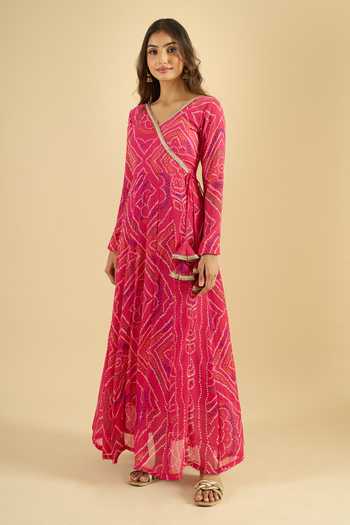Khwaab By Sanjana Lakhani_Green Georgette Zari V-neck Bandhani Print Anarkali With Dupatta _at_Aza_Fashions