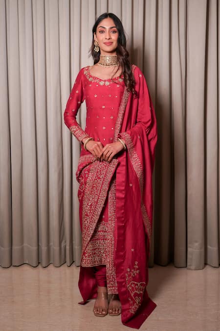 Esha Koul Embroidered Chanderi Kurta Set 