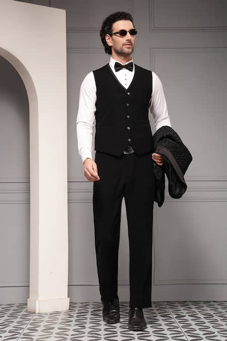 Soniya G_Black Suiting Classic Noir Vestiaire Premium Fabric Tuxedo And Waistcoat Set _at_Aza_Fashions