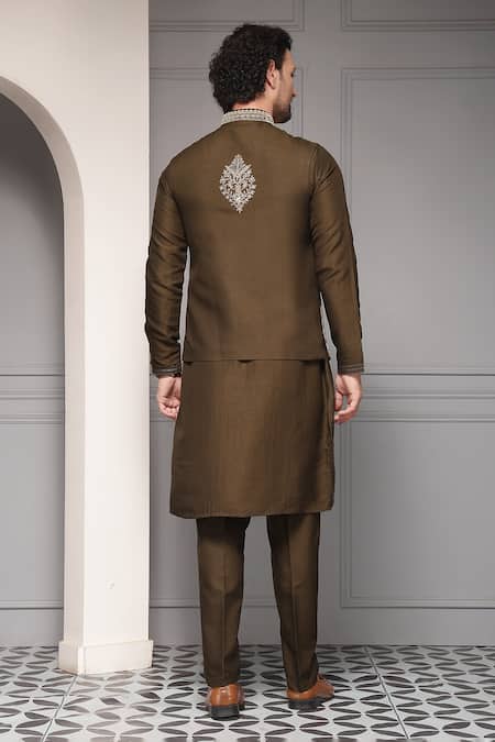 Soniya G Zameen-e-Noor Embroidered Linen-Silk Kurta with Nehru Jacket Set 