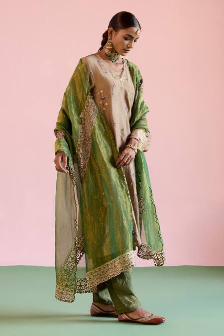 Naaz By Noor_Cream Chanderi, Tissue Embroidery, Sequins, Zari Jor Baagh Badami Kurta Set _Online_at_Aza_Fashions