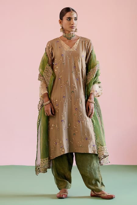 Naaz By Noor Jor Baagh Badami Kurta Set 