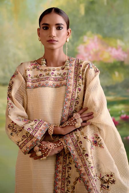 Naaz By Noor_Pink Chanderi Embroidery, Sequins Round Neck Jor Baagh Kurta Set _Online_at_Aza_Fashions