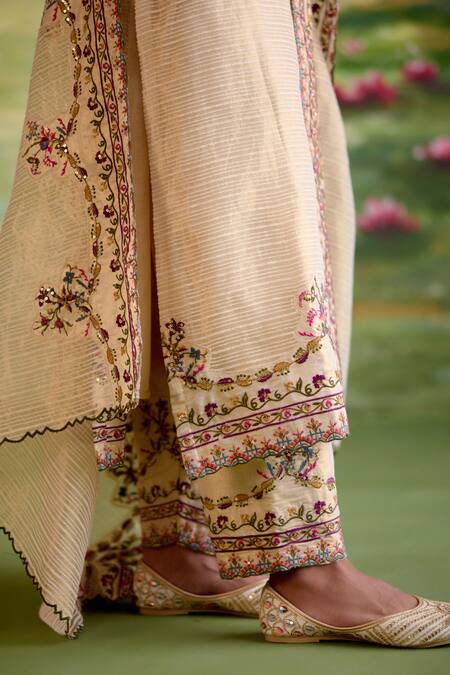 Buy_Naaz By Noor_Pink Chanderi Embroidery, Sequins Round Neck Jor Baagh Kurta Set _Online_at_Aza_Fashions