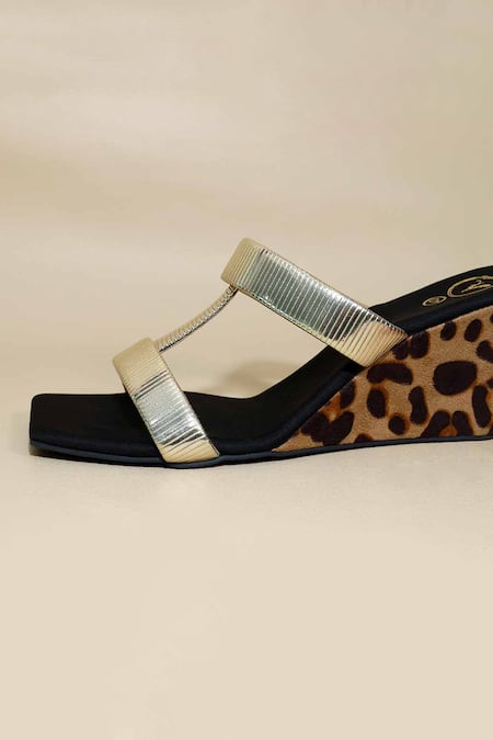 Sana K luxurious Footwear Black Foil Printing Hani Half Wedges Online at Aza Fashions Sana K luxurious Footwear_Black Foil Printing Hani Half Wedges _Online_at_Aza_Fashions