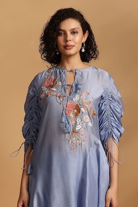 Buy_GOLDN_Blue Chanderi Silk Embroidery Keyhole Neck Hand Kurta Set 