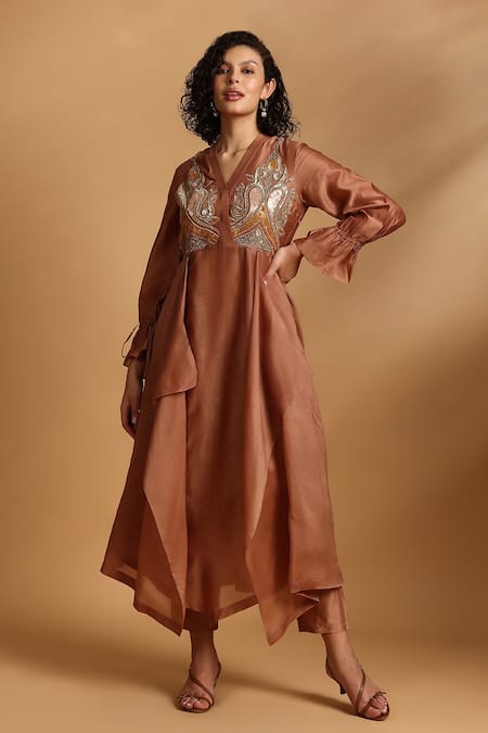 GOLDN Embroidered Chanderi Silk Kurta & Trouser Set 