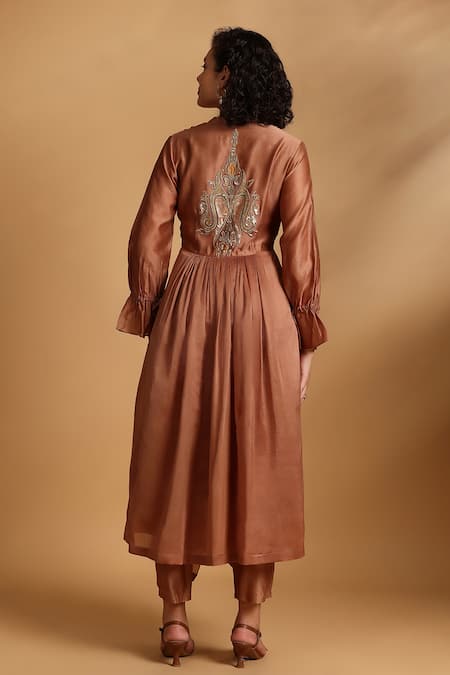 GOLDN Embroidered Chanderi Silk Kurta & Trouser Set 