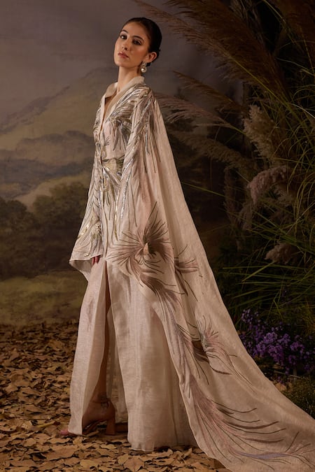 Samant Chauhan Off White Organza, Silk, Cotton Shawl Neck Hand Embroidered Cape Online at Aza Fashions Samant Chauhan_Off White Organza, Silk, Cotton Shawl Neck Hand Embroidered Cape _Online_at_Aza_Fashions