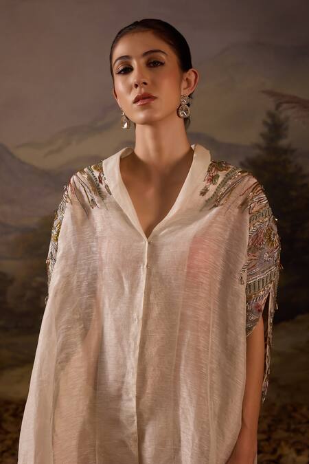 Samant Chauhan Off White Silk, Organza, Cotton Shawl Neck Embellished Cape Online at Aza Fashions Samant Chauhan_Off White Silk, Organza, Cotton Shawl Neck Embellished Cape _Online_at_Aza_Fashions