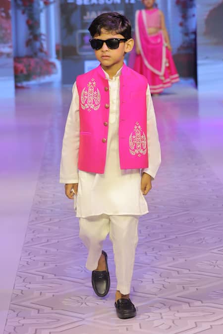 Yuvraani Jaipur_Fuchsia Silk, Cotton, Taffeta Embroidery Hand Bundi And Kurta Set _at_Aza_Fashions