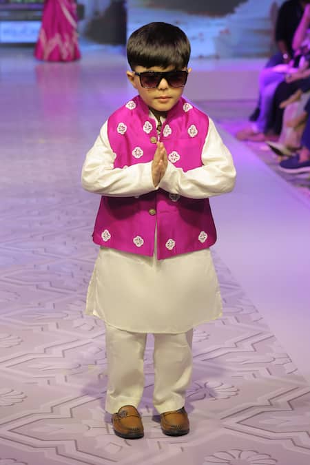 Yuvraani Jaipur Hand Embroidered Bundi Kurta Set 