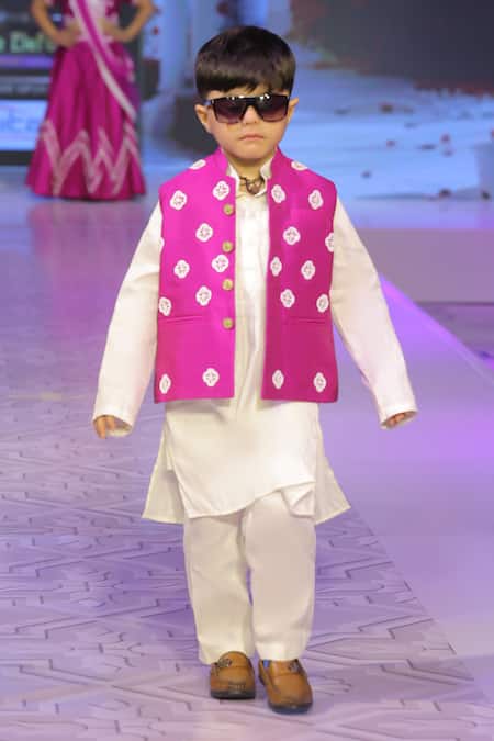 Buy_Yuvraani Jaipur_Magenta Silk, Cotton, Taffeta Embroidery Hand Bundi Kurta Set _Online_at_Aza_Fashions