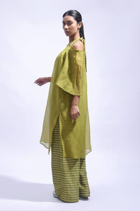 JAYATI GOENKA Olive Green Chanderi Silk Off-shoulder, Halter Neck Tunic And Pant Set Online at Aza Fashions JAYATI GOENKA_Olive Green Chanderi Silk Off-shoulder, Halter Neck Tunic And Pant Set _Online_at_Aza_Fashions