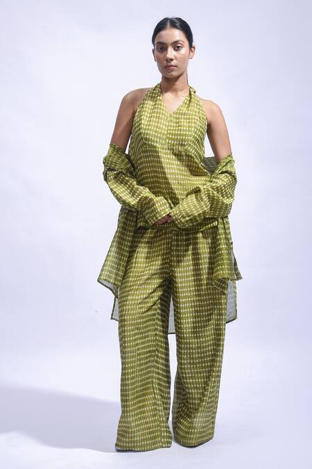 JAYATI GOENKA Olive Green Chanderi Silk Halter Neck, Collared Mud Block Print Pant Set at Aza Fashions JAYATI GOENKA_Olive Green Chanderi Silk Halter Neck, Collared Mud Block Print Pant Set _at_Aza_Fashions