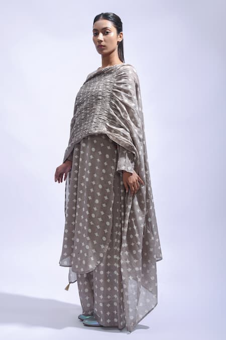 JAYATI GOENKA Grey Cotton Smocking Round Neck Mud Block Printed Kurta Set Online at Aza Fashions JAYATI GOENKA_Grey Cotton Smocking Round Neck Mud Block Printed Kurta Set _Online_at_Aza_Fashions
