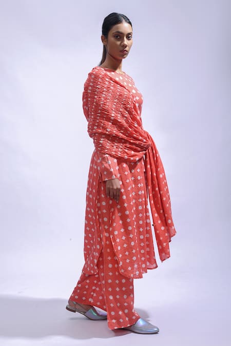 Shop_JAYATI GOENKA_Coral Cotton Round Neck Blush Mud Block Printed Kurta Set _Online_at_Aza_Fashions