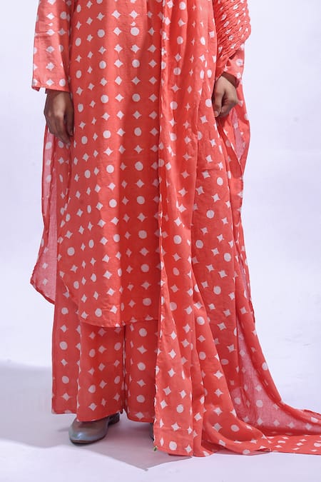 Buy_JAYATI GOENKA_Coral Cotton Round Neck Blush Mud Block Printed Kurta Set 