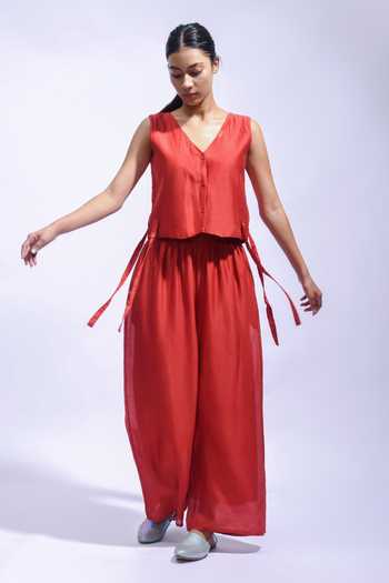 JAYATI GOENKA_Red Chanderi Silk V-neck Crimson Vest And Pant Set _Online_at_Aza_Fashions