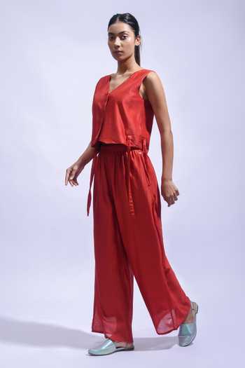Buy_JAYATI GOENKA_Red Chanderi Silk V-neck Crimson Vest And Pant Set _Online_at_Aza_Fashions