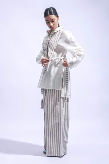 Buy_JAYATI GOENKA_Off White Chanderi Silk, Poplin Collared Ash Stripe Pattern Yoke With Pant Set _Online_at_Aza_Fashions