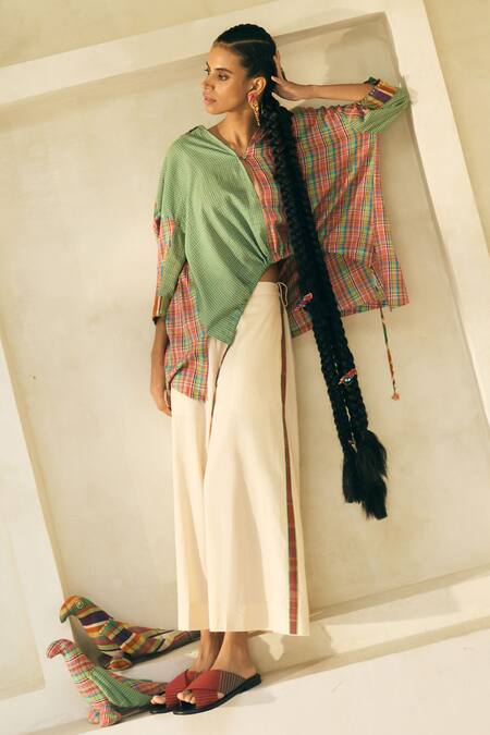 Buy Swatti Kapoor Green Cotton Beads, Tassels V-neck Jimmy Checkered Shirt Buy_Swatti Kapoor_Green Cotton Beads, Tassels V-neck Jimmy Checkered Shirt