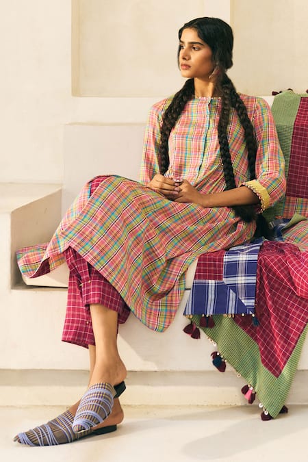 Buy_Swatti Kapoor_Pink Cotton Beads Flora Handwoven Kurta _Online_at_Aza_Fashions