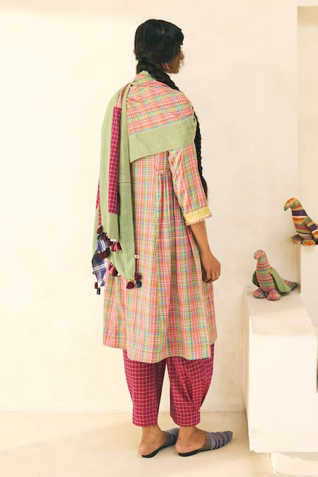 Swatti Kapoor Aura Handwoven Stole 