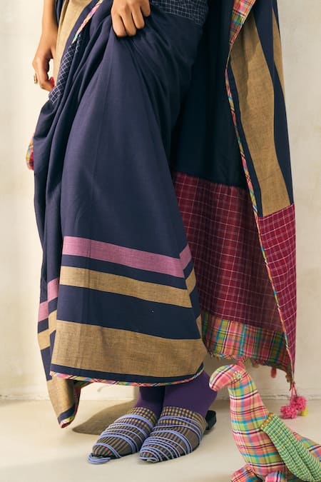 Buy_Swatti Kapoor_Pink Handloom Cotton Beads, Tassels, Mirrors Lila Handwoven Saree With Blouse 