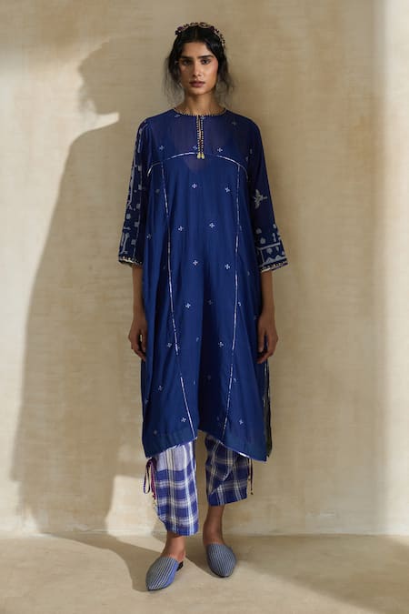Swatti Kapoor Nancy Handwoven Kurta With Slip