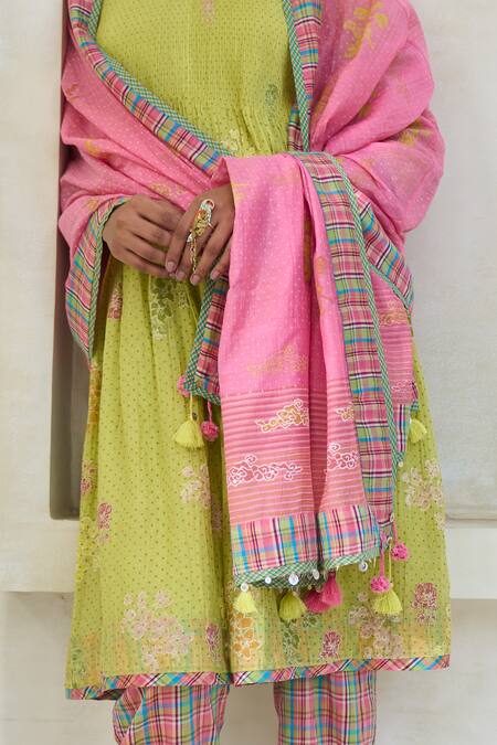 Swatti Kapoor Pink Chanderi Beads, Tassels Nova Handwoven Dupatta at Aza Fashions Swatti Kapoor_Pink Chanderi Beads, Tassels Nova Handwoven Dupatta _at_Aza_Fashions