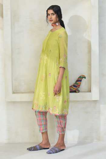 Buy_Swatti Kapoor_Pink Chanderi Tassels Round Neck James Handwoven Kurta Set _Online_at_Aza_Fashions