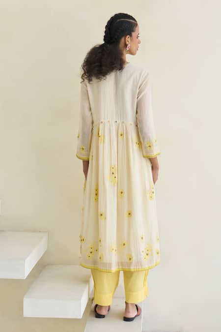 Swatti Kapoor Lake Handwoven Chanderi Kurta Set