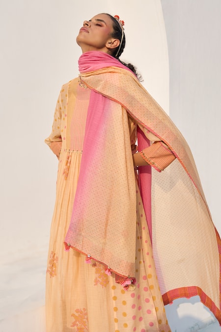 Swatti Kapoor Rose Handwoven Chanderi Dupatta 