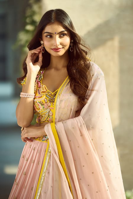 Buy Samyukta Singhania Peach Silk, Viscose Embroidery, Sequins, Beads Floral Pattern Lehenga Set Buy_Samyukta Singhania_Peach Silk, Viscose Embroidery, Sequins, Beads Floral Pattern Lehenga Set