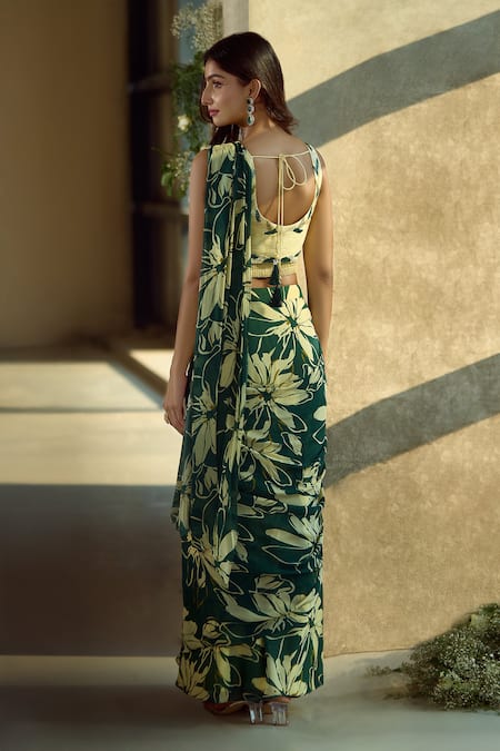 Samyukta Singhania Floral Pattern Pre-Draped Saree Set 