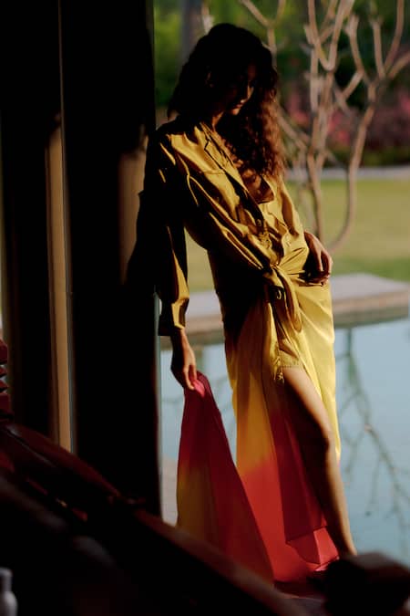 Ituvana Green Silk Applique V-neck Shaya Dip-dye Sarong Dress Online at Aza Fashions Ituvana_Green Silk Applique V-neck Shaya Dip-dye Sarong Dress _Online_at_Aza_Fashions