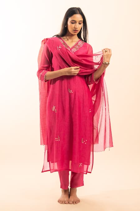 Shop_Tatwa_Pink Chanderi Embroidery V-neck Resham Kurta Set _Online_at_Aza_Fashions