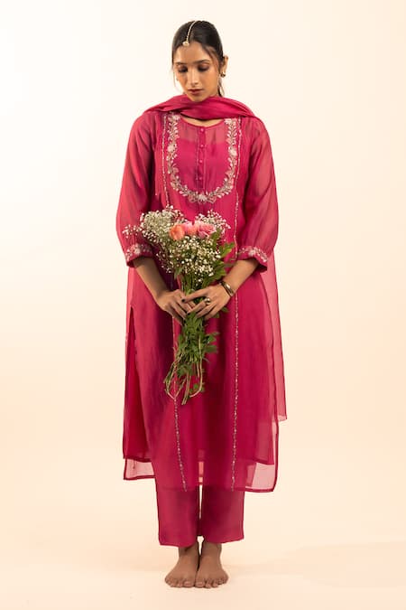 Tatwa_Pink Chanderi Embroidery Round Neck Kurta Set _at_Aza_Fashions