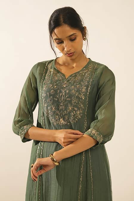 Tatwa_Green Chanderi Sequins, Zari V-neck Embroidered Kurta Set _Online_at_Aza_Fashions