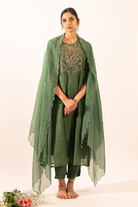 Buy_Tatwa_Green Chanderi Embroidery Round Neck Resham Kurta Set _Online_at_Aza_Fashions