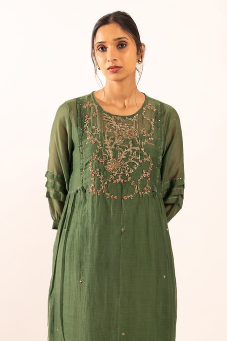 Shop_Tatwa_Green Chanderi Embroidery Round Neck Resham Kurta Set _Online_at_Aza_Fashions