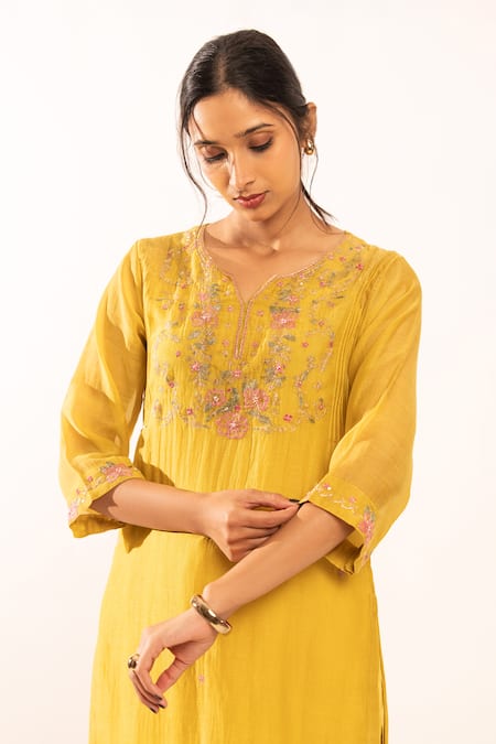 Buy_Tatwa_Mustard Chanderi Embroidery Split V-neck Kurta Set 