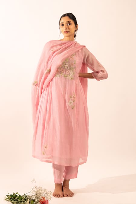 Buy_Tatwa_Pink Chanderi Embroidery Round Neck Floral Patchwork Kurta Set _Online_at_Aza_Fashions