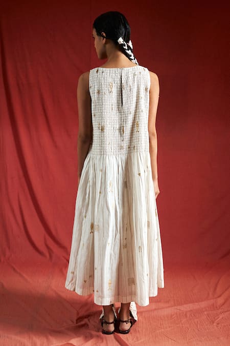 Ahmev Lay Ruched Dress 