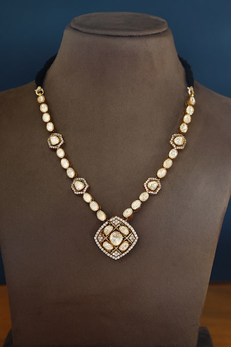 Mero Jewellery Geometric Pendant Necklace 