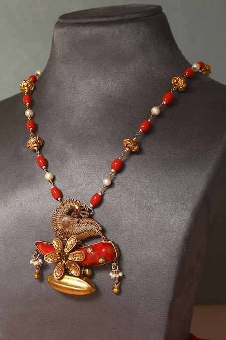 Mero Jewellery Floral Carved Necklace 